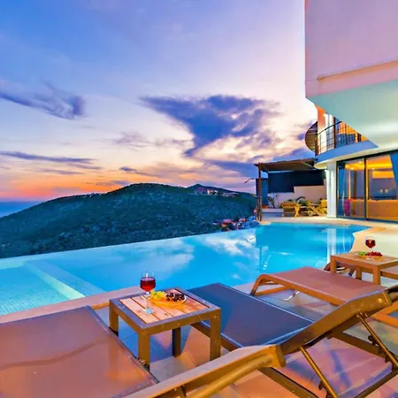 别墅 Seaview Luxury 5 Minutes Drive To The Center 卡尔坎