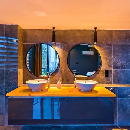 Seaview Luxury 5 Minutes Drive To The Center Вилла Калкан